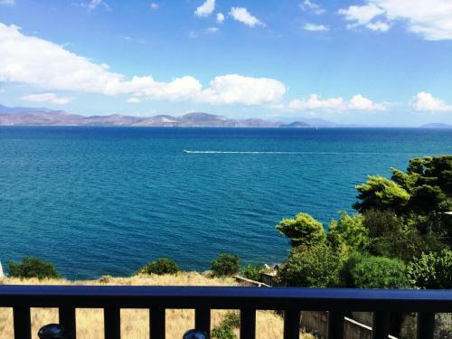 Seaside Maisonette In Kiveri, Near Nafplion.