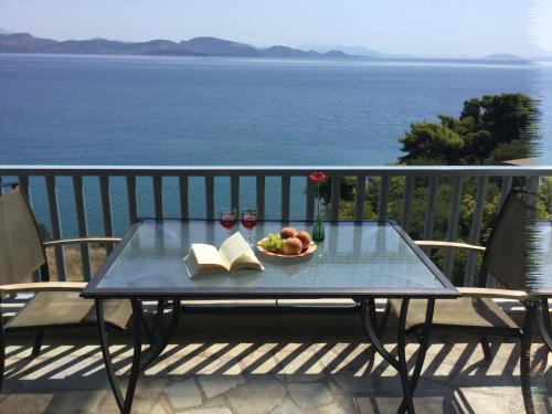 Seaside Maisonette In Kiveri, Near Nafplion.