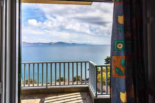 Seaside Maisonette In Kiveri, Near Nafplion.