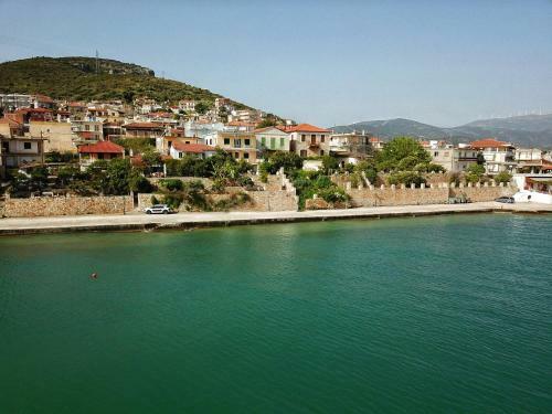 Seafront Apartment In Kiveri, Near Nafplion.