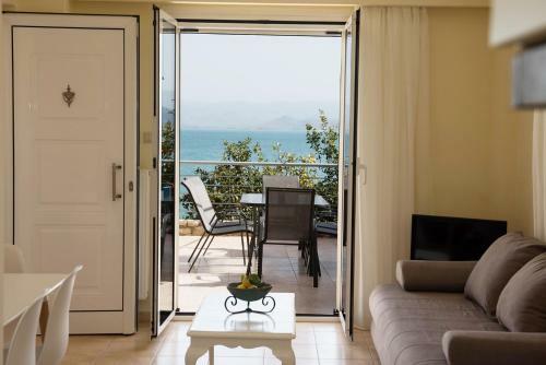 Seafront Apartment In Kiveri, Near Nafplion.