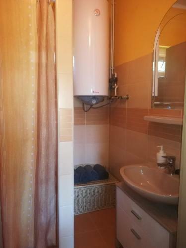 R�zsa Apartman