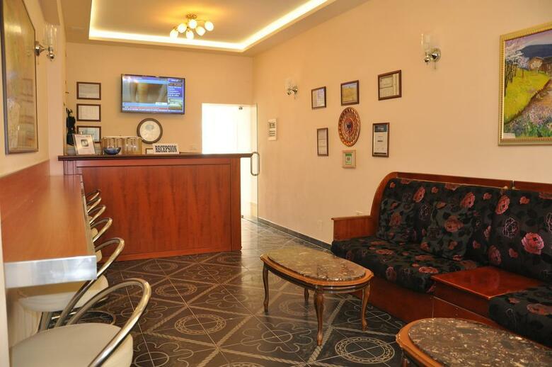 Hotel Pik Loti