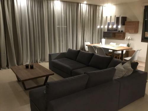 Villa Paradiso - Private Pool, 3 Bdrms, Bbq, Sea View