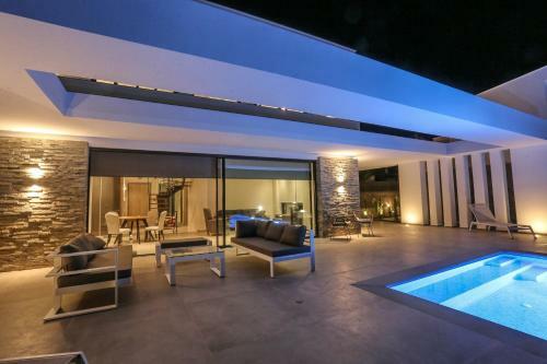 Villas Les Blancs 2 - Private Pool, 5 Bdrms, Panoramic View