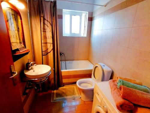 Apartamento Athanasia's Appartment At Rafaella Resort