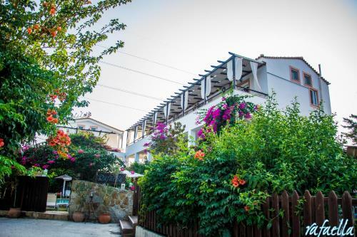 Apartamento Athanasia's Appartment At Rafaella Resort
