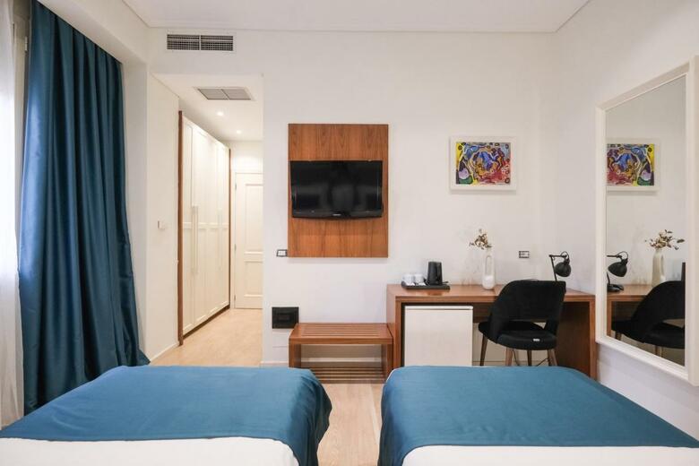 Golden City Hotel