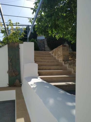 Kamara Bridge House, Spacious 1-bedroom Quiet Retreat