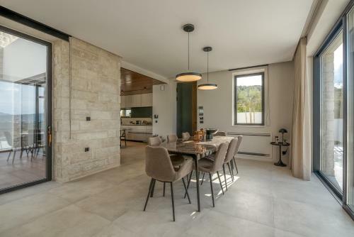 Villas Phos And Kallos