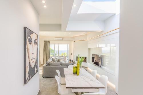 Queens Gem Luxury Villa - Private Heated Jacuzzi - Pool To Be Open