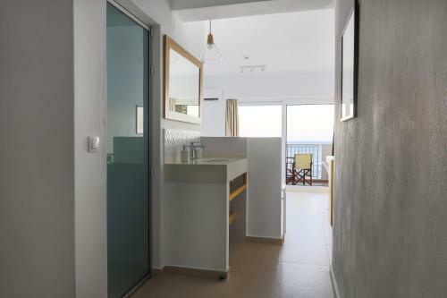 Sea Breeze Hotel