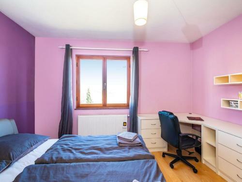 Delightful Apartment In Radovin With Garden