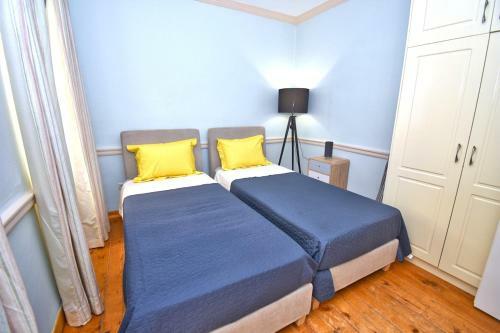 Roses Apartment In Corfu City Centre