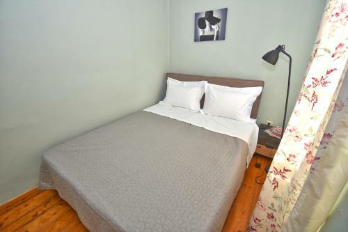 Roses Apartment In Corfu City Centre