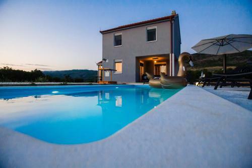 Villa Family Dream House