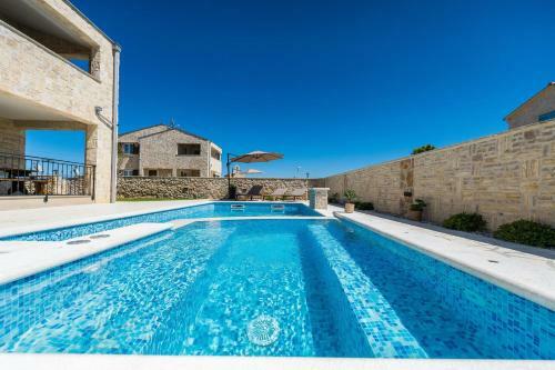 Villa Stancija Privlaka 2 With Heated Pol