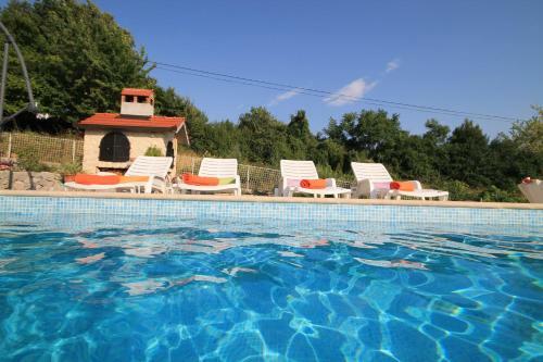 Sunshine Holiday Home