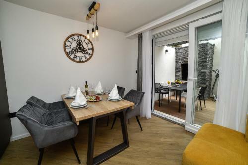 Luxury Apartment Knezovic