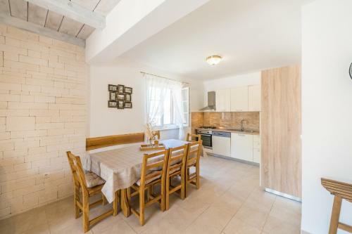 Villa Karin With Heated Pool