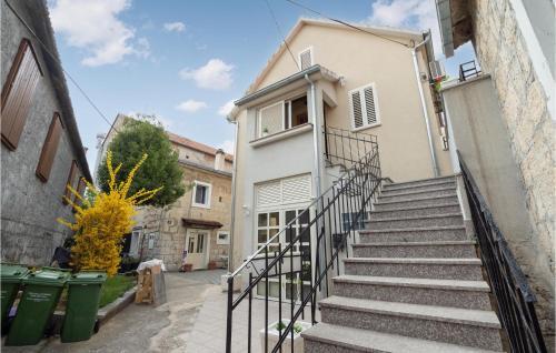 Nice Apartment In Sinj With Wifi And 3 Bedrooms