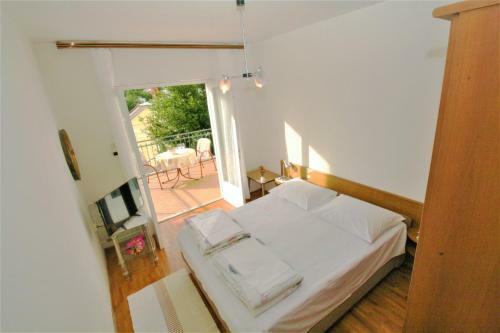 Hostal Apartments & Rooms Lonzor