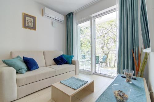 Modern A 2+2 Apartment ****