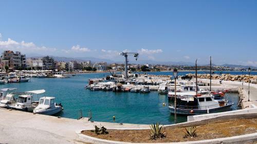 Samuel Apartment, 40 Meters From The Beach