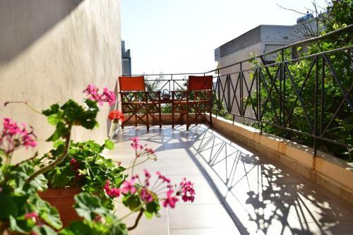 Sunny Sea-view Apartment In Halepa