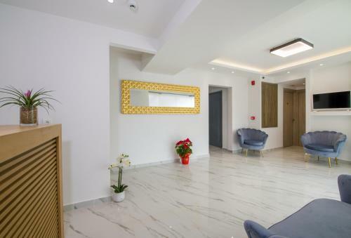 Deluxe City Hotel
