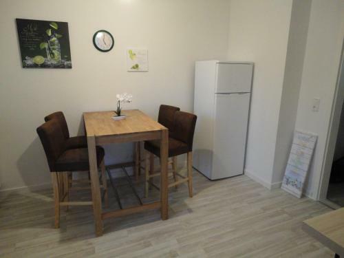 Apartamento Fewo Am Deich Mit Garten, 70m Zum Strand