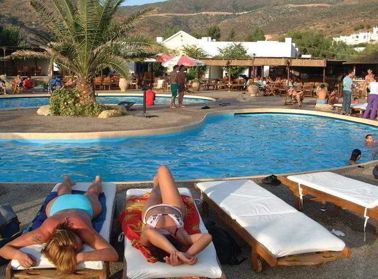 Hotel Far Out Village