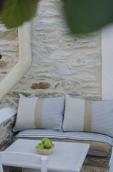 Petros Place Hotel