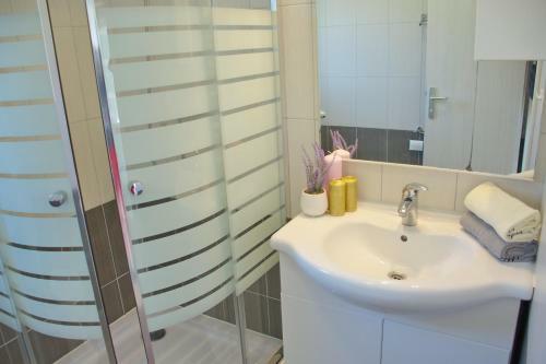 Apartamento House Magical Fields Of Stara Novalja