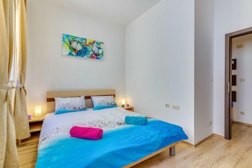 Sailor Apartments