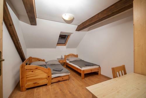 Apartamento Szobi Malomkert Lovarda