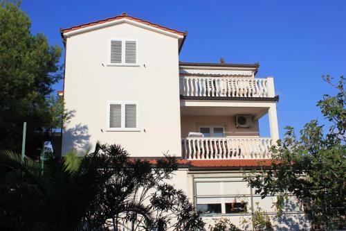 Apartment Zecevo Rtic 17129b