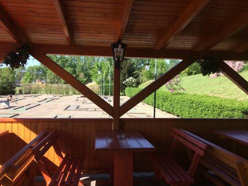 Hostal Golf �tterem �s Panzi�