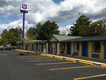 Motel Knights Inn - Hilliard