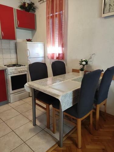 Apartmani Mara Rogoznica