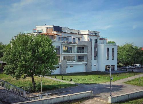 Moment Apartments