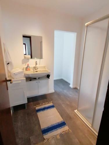 Apartamento Ger�umige Wohnung In Zentraler Lage