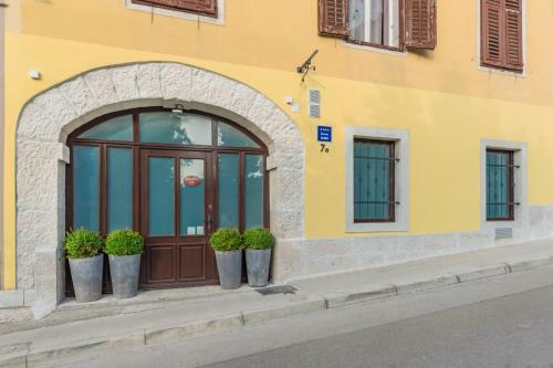 Hostal Porta D'oro Rooms