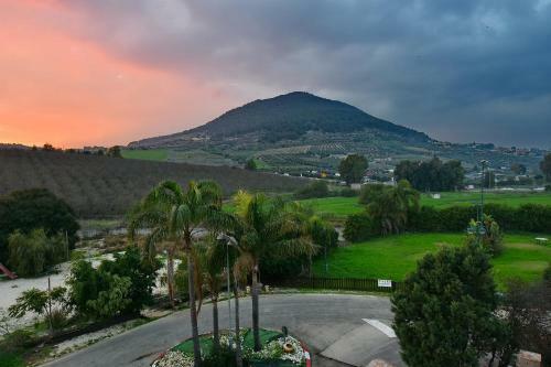 Pearl Of The Valley Hotel