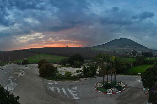 Pearl Of The Valley Hotel