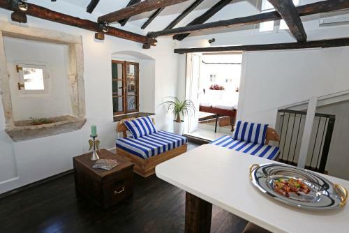 Hostal Swan Adriatic Apartment & Room