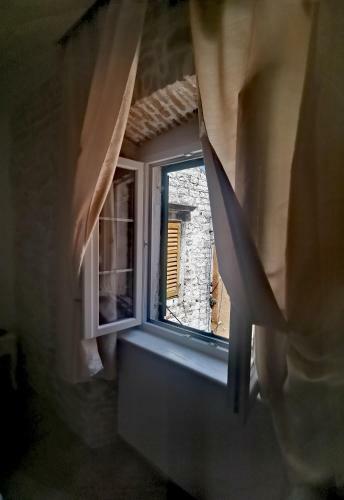 Hostal L&l Rooms Royal