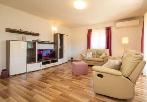 Holiday Home Marina - Quiet & Spacious