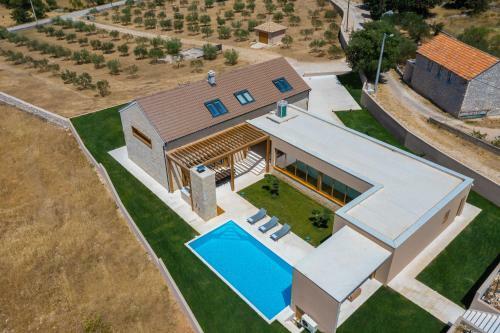 Luxury Villa Silence With Heated Pool