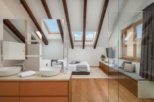 Luxury Villa Silence With Heated Pool